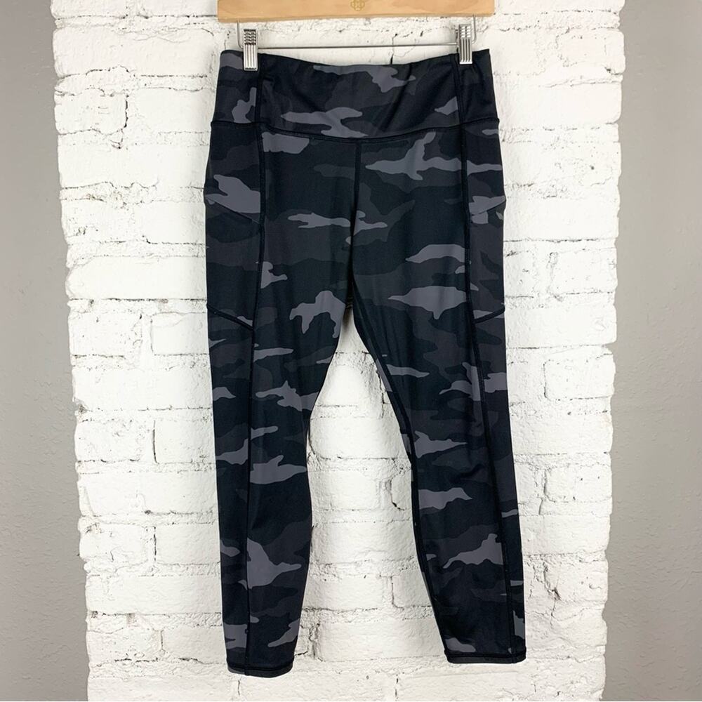 Athleta Camo Contender Zip Pocket 7/8ths Ankle Leggings MP